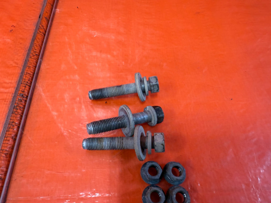 10 16 HYUNDAI GENESIS COUPE 3.8L   REAR TRANSMISSION BRACKET BOLTS OEM #2992