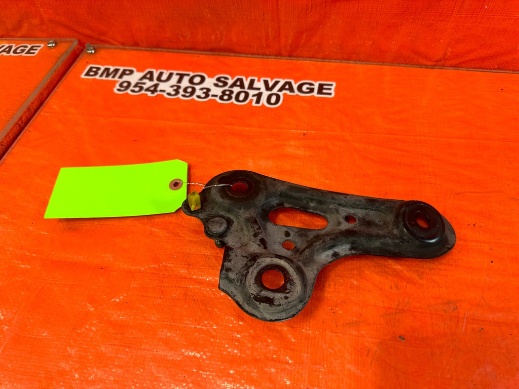 02 10 LEXUS SC430   RIGHT SUBFRAME BRACKET CROSSMEMBER PLATE   OEM #2616