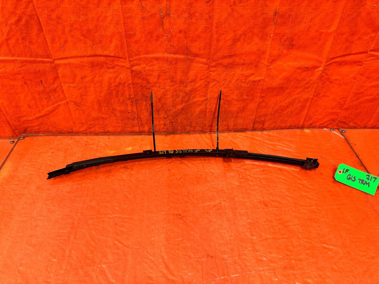 90 91 HONDA CIVIC HATCHBACK   DRIVER LEFT WINDOW GLASS GUIDE 2 PIECE SET OEM 3170