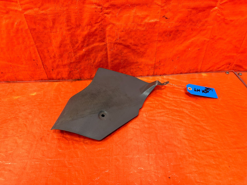 97 98 HONDA CR V CRV   KICK PANEL   DRIVER LEFT SIDE   LIGHT GRAY COLOR OEM 3010