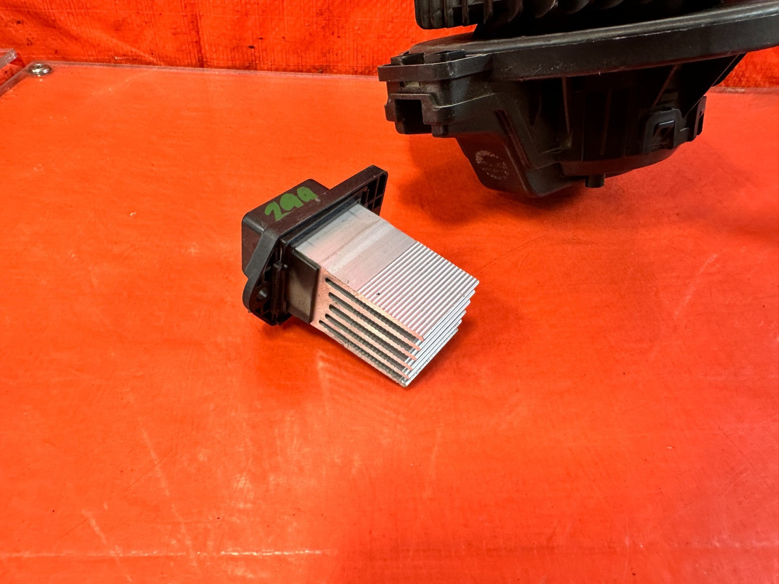 10 16 HYUNDAI GENESIS COUPE   HVAC AIR CONDITIONING AC BLOWER MOTOR & RESISTOR1