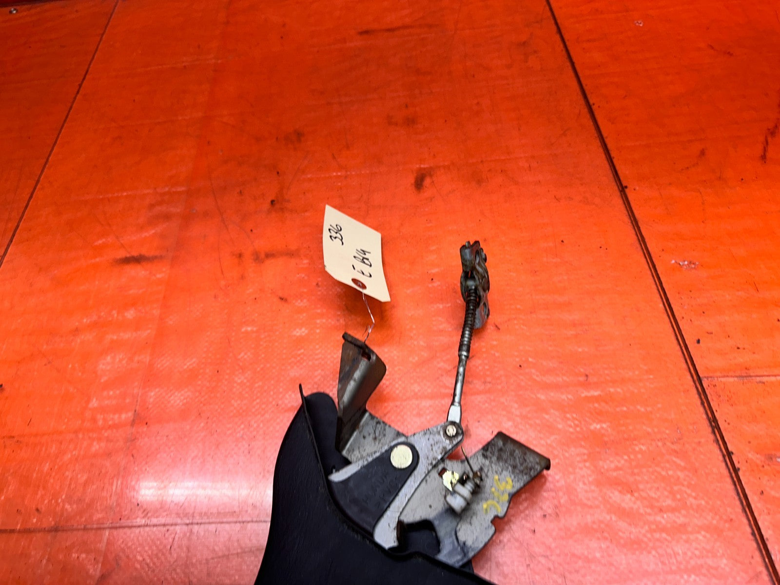 97 01 HONDA PRELUDE 2.2L EMERGENCY PARKING E BRAKE LEVER HANDLE ASSEMBLY #33611