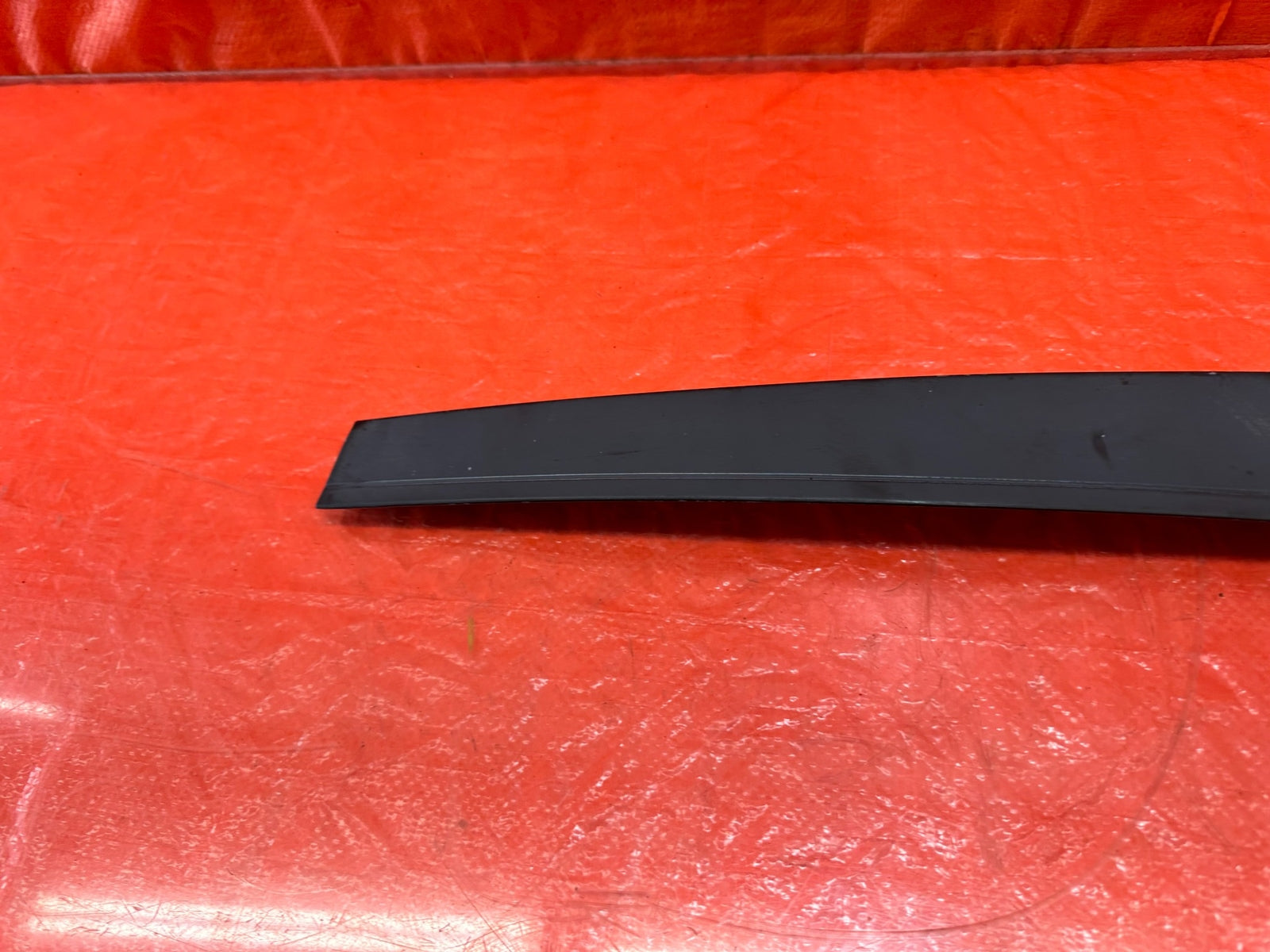 95 98 HONDA ODYSSEY   PASSENGER RIGHT REAR DOOR SASH TRIM   OEM FACTORY #19311