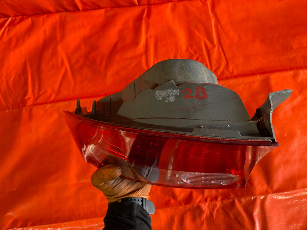 06 08 HONDA CIVIC   4 DOOR SEDAN   DRIVER LEFT OUTER TAIL LIGHT LAMP   OEM OE *7