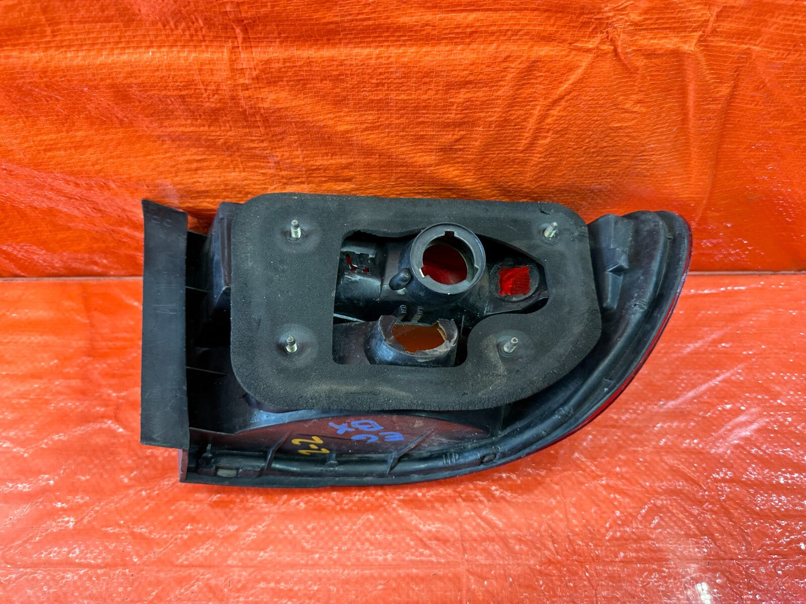 92 95 HONDA CIVIC   COUPE & SEDAN   PASSENGER RIGHT OUTER TAIL LIGHT LAMP OEM9