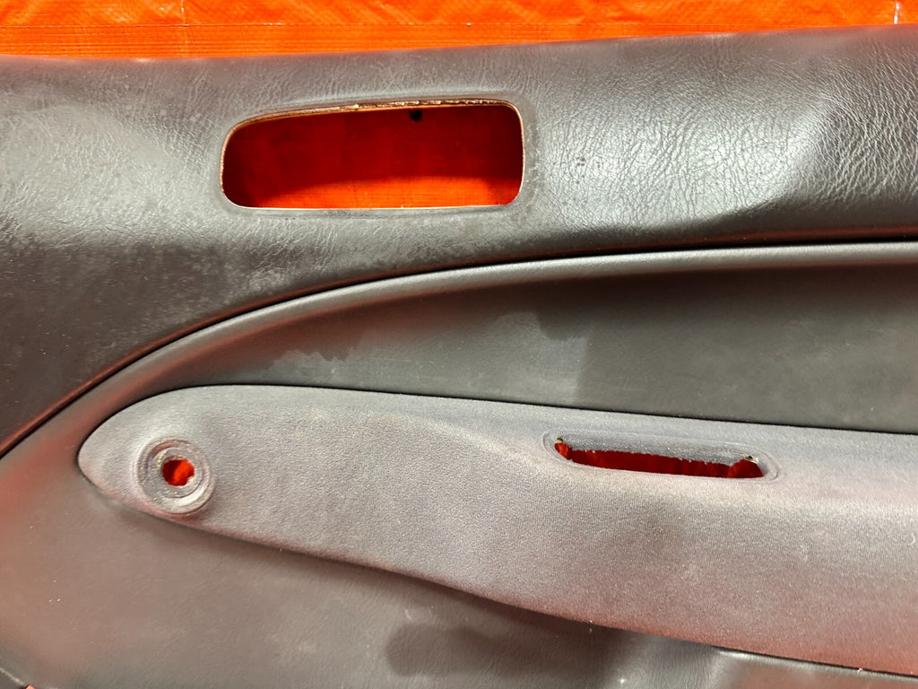 96 00 HONDA CIVIC HATCHBACK   PASSENGER RIGHT MANUAL NON POWER   DOOR PANEL OEM7