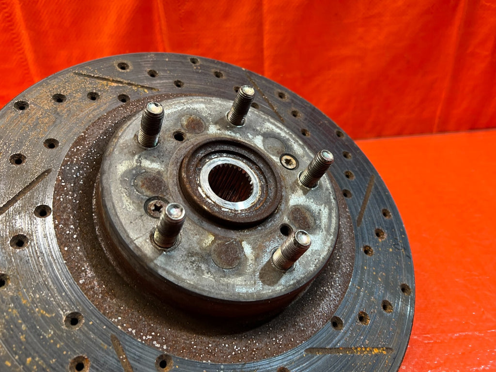 02 04 ACURA RSX TYPE S   DRIVER LEFT FRONT SPINDLE KNUCKLE HUB   OEM OE #1494