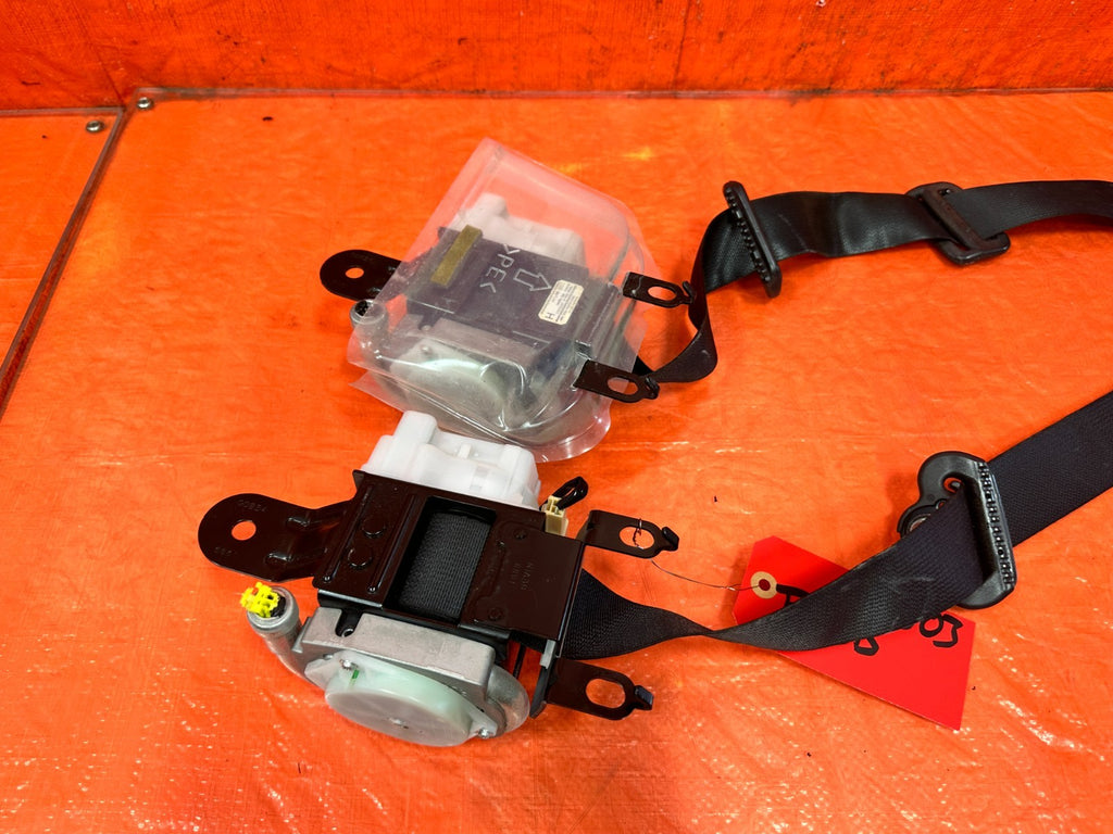 09 11 MAZDA RX8 RX 8   LEFT & RIGHT FRONT SEAT BELTS   OEM FACTORY #3036
