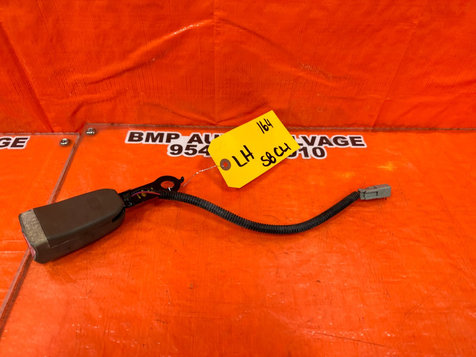 94 01 ACURA INTEGRA   DRIVER LEFT FRONT SEAT BELT CLIP BUCKLE   OEM FACTORY 1645