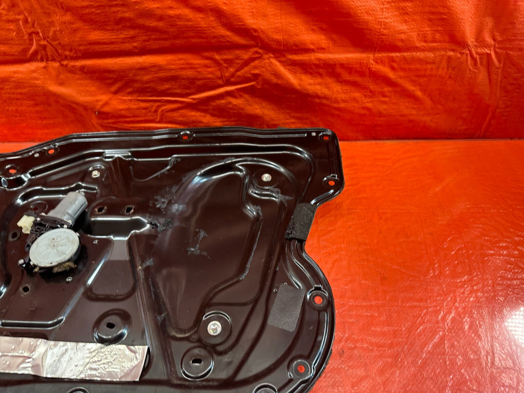 09 13 INFINITI  G37 SEDAN PASSENGER RIGHT FRONT WINDOW REGULATOR W MOTOR OEM 2382