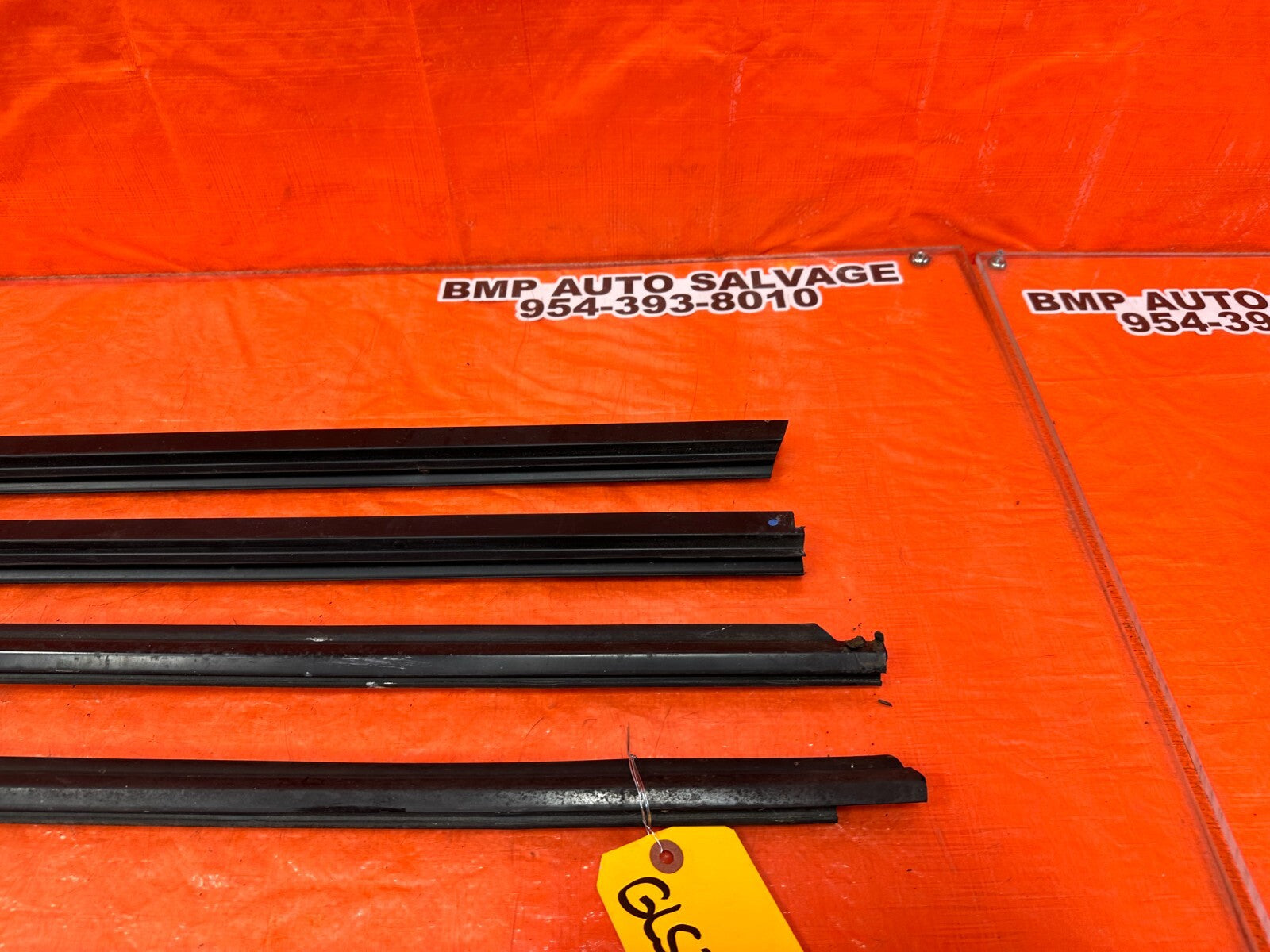08 15 INFINITI G37 Q60 COUPE EXTERIOR DOOR WINDOW GLASS TRIM LEFT RIGHT OEM #2482