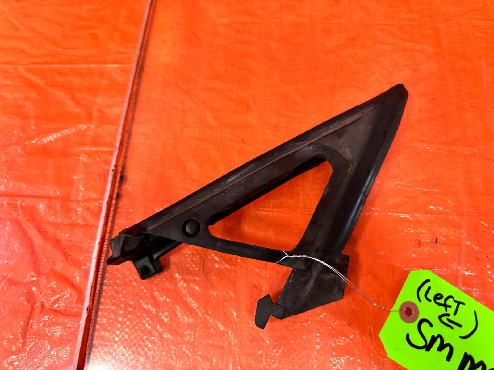 2002 02 LEXUS SC430   DRIVER LEFT WINDOW GLASS TRIM   OEM FACTORY #2617