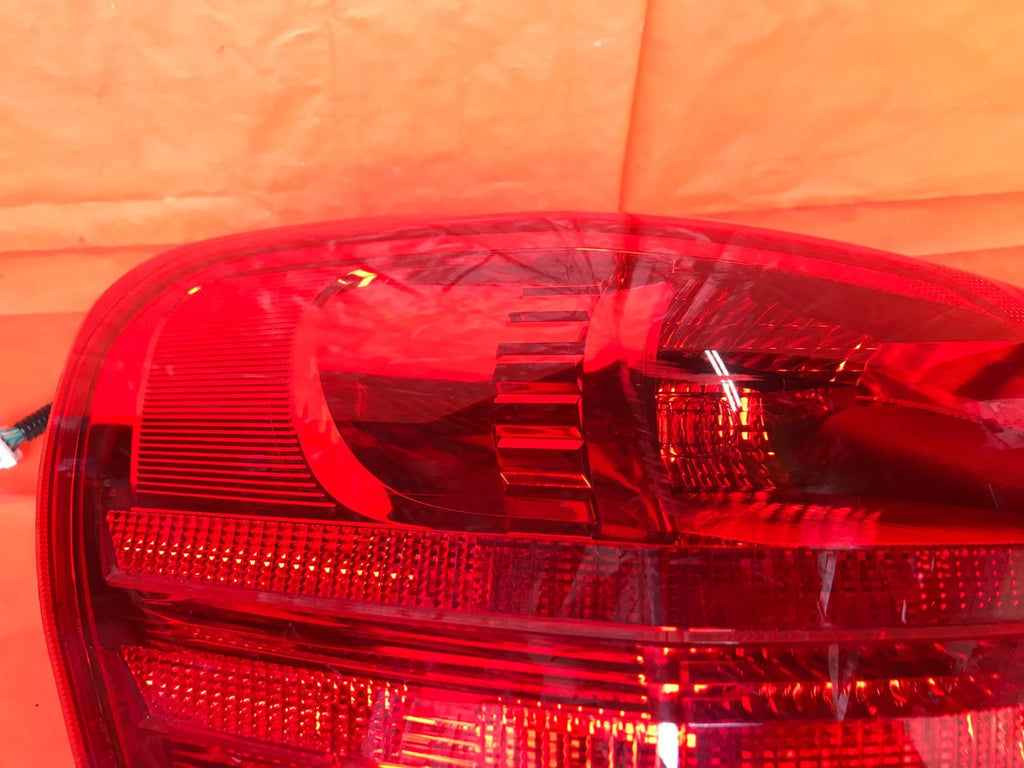 OEM 2010 2011 2012 NISSAN ROGUE DRIVER LEFT OUTER TAIL LIGHT LAMP L LH5