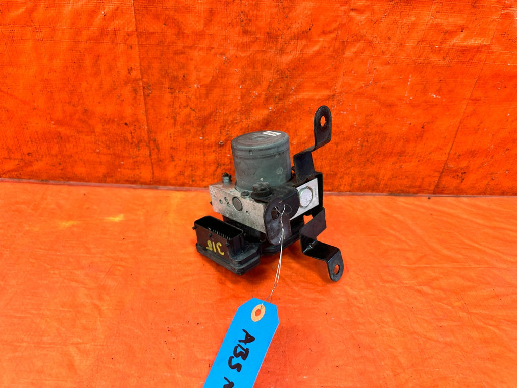 13 16 HYUNDAI GENESIS COUPE   ABS PUMP ANTI SKID LOCK ACTUATOR VSA MODULATOR OEM3