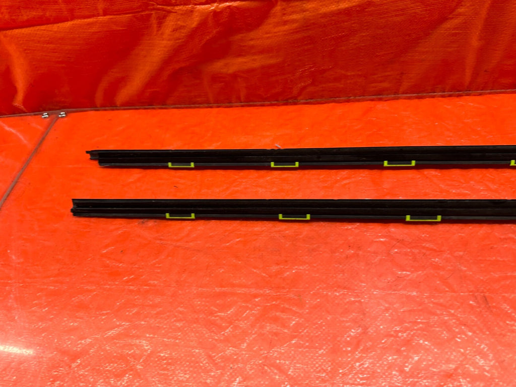 96 00 HONDA CIVIC COUPE HATCH EXTERIOR DOOR WINDOW GLASS TRIM SET LEFT RIGHT 20214