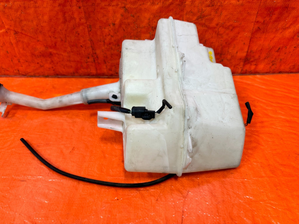 08 15 INFINITI G37 COUPE   WINDSHIELD WIPER RESERVOIR TANK W/ MOTOR    OEM 3286