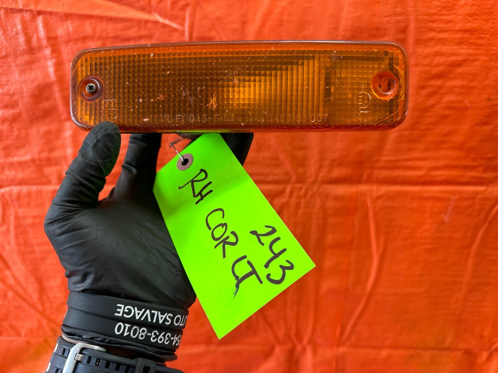 88 89 HONDA CRX   PASSENGER RIGHT BUMPER LIGHT LAMP   OEM FACTORY #2431