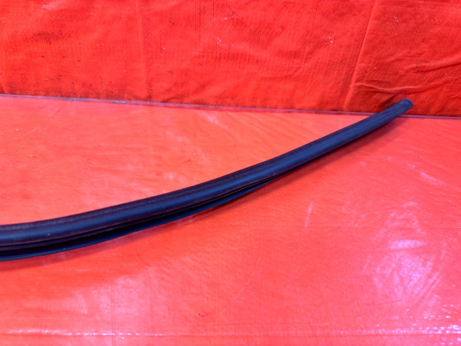 10 16 HYUNDAI GENESIS COUPE   CHASSIS TO DOOR OPEN TRIM RUBBER STRIP RIGHT FRONT8