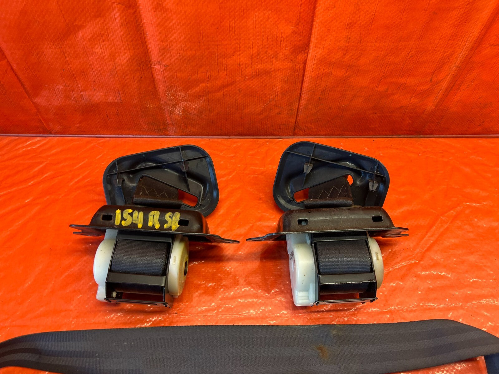90 91 ACURA INTEGRA 2D   BLUE REAR SEAT BELT SET   LEFT & RIGHT SEAT BELTS   OEM18