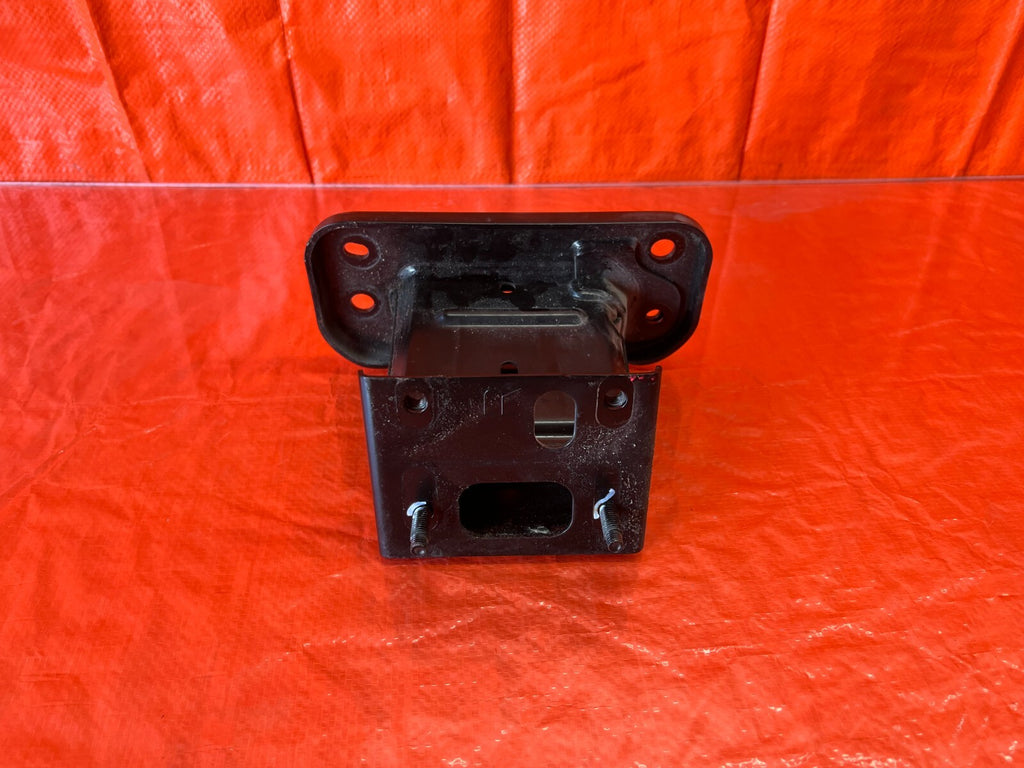 14 20 INFINITI Q50   PASSENGER RIGHT FRONT BUMBER REINFORCEMENT BAR BRACKET OEM9