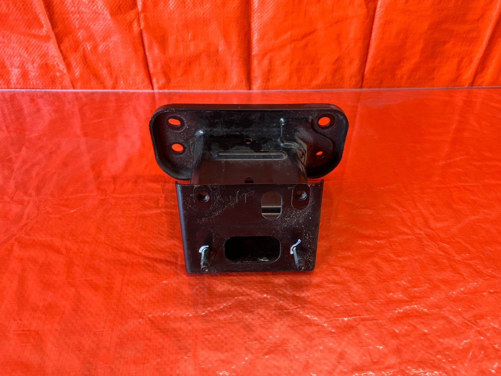 14 20 INFINITI Q50   PASSENGER RIGHT FRONT BUMBER REINFORCEMENT BAR BRACKET OEM9
