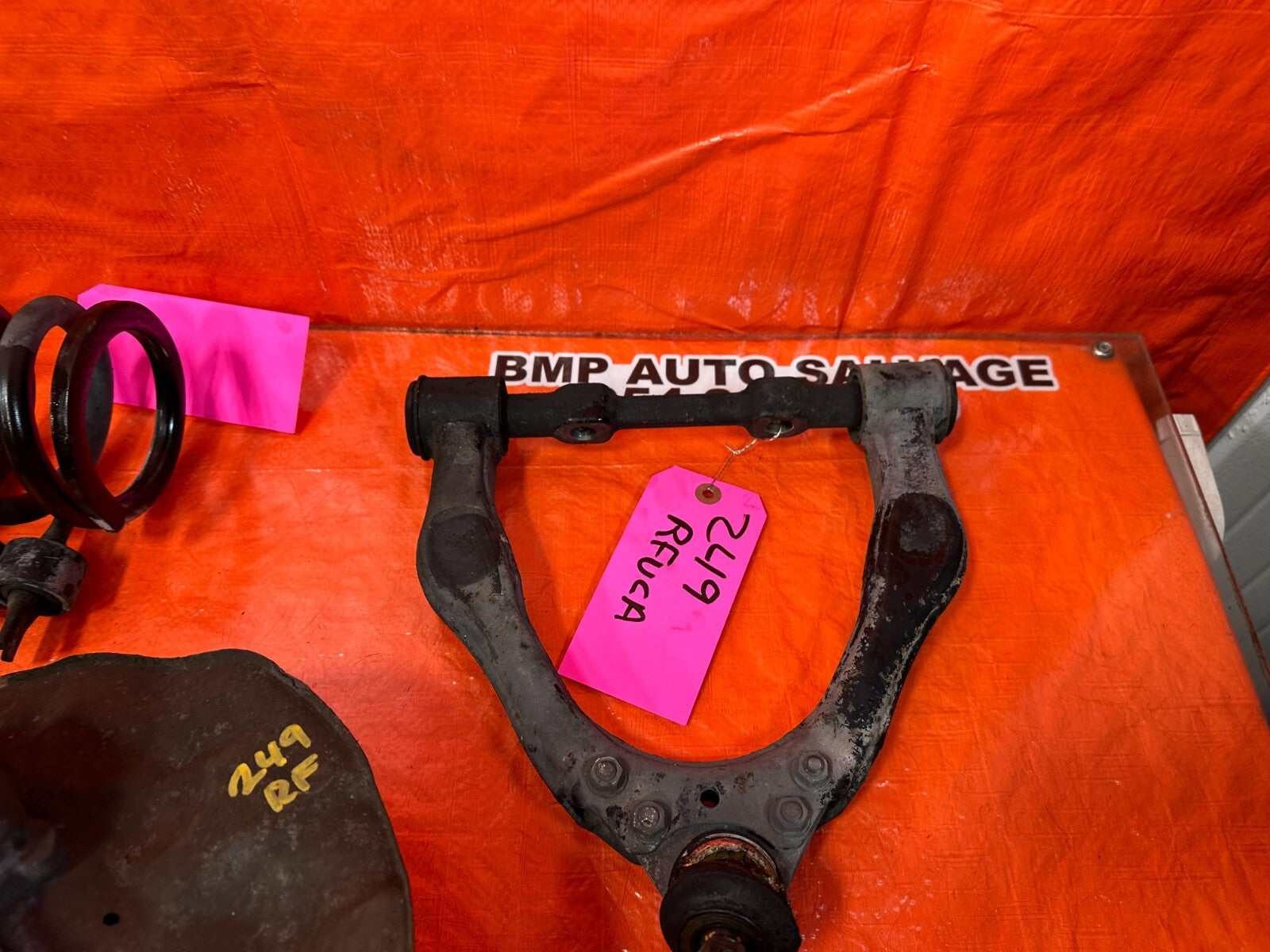 96 00 TOYOTA TACOMA   2.4L   MANUAL ONLY   RIGHT FRONT SPINDLE W/ CONTROL ARMS19