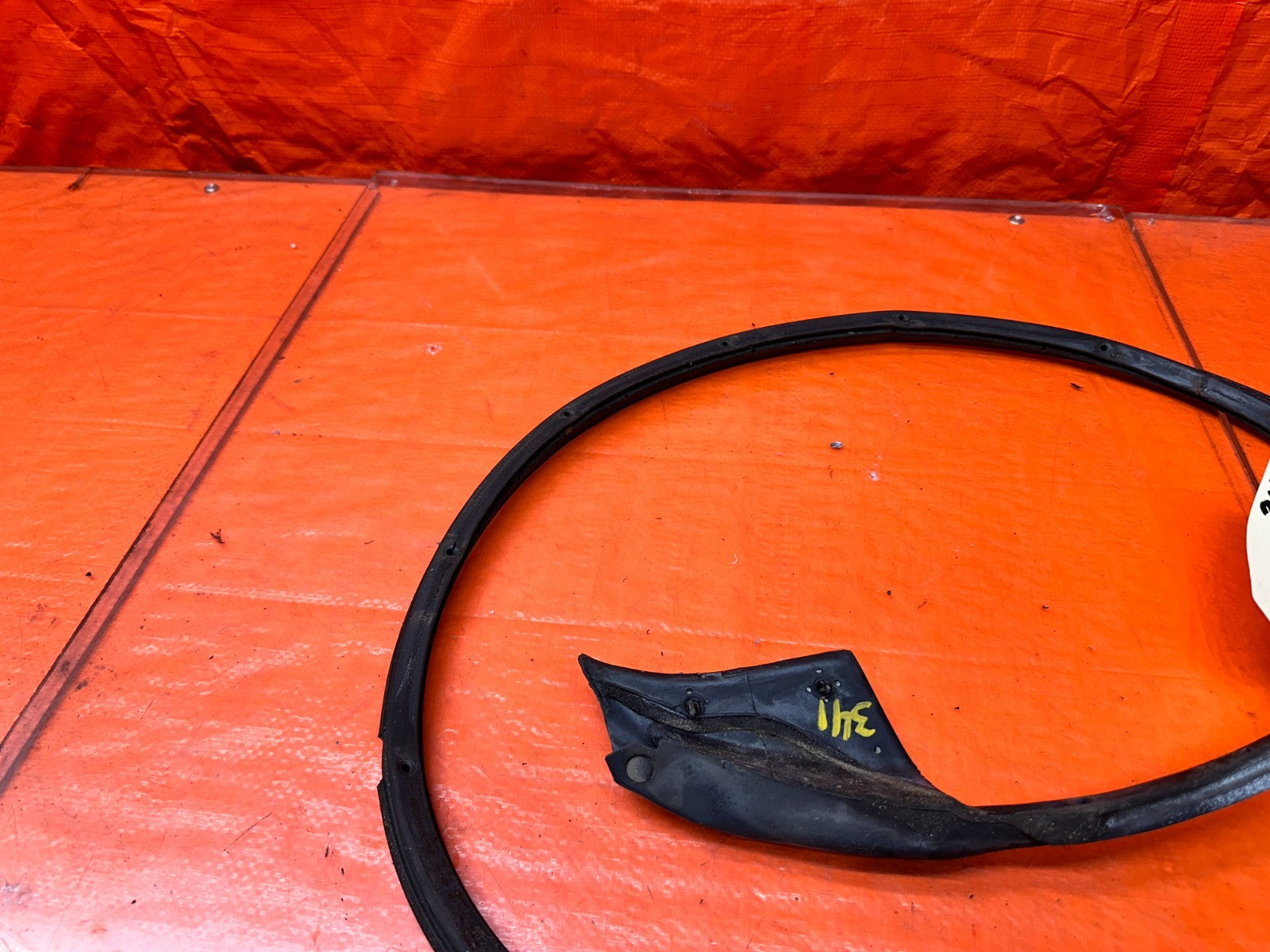94-01 ACURA INTEGRA 4D 1.8L LEFT FRONT LF DRIVER DOOR WEATHER STRIP SEAL OEM #349