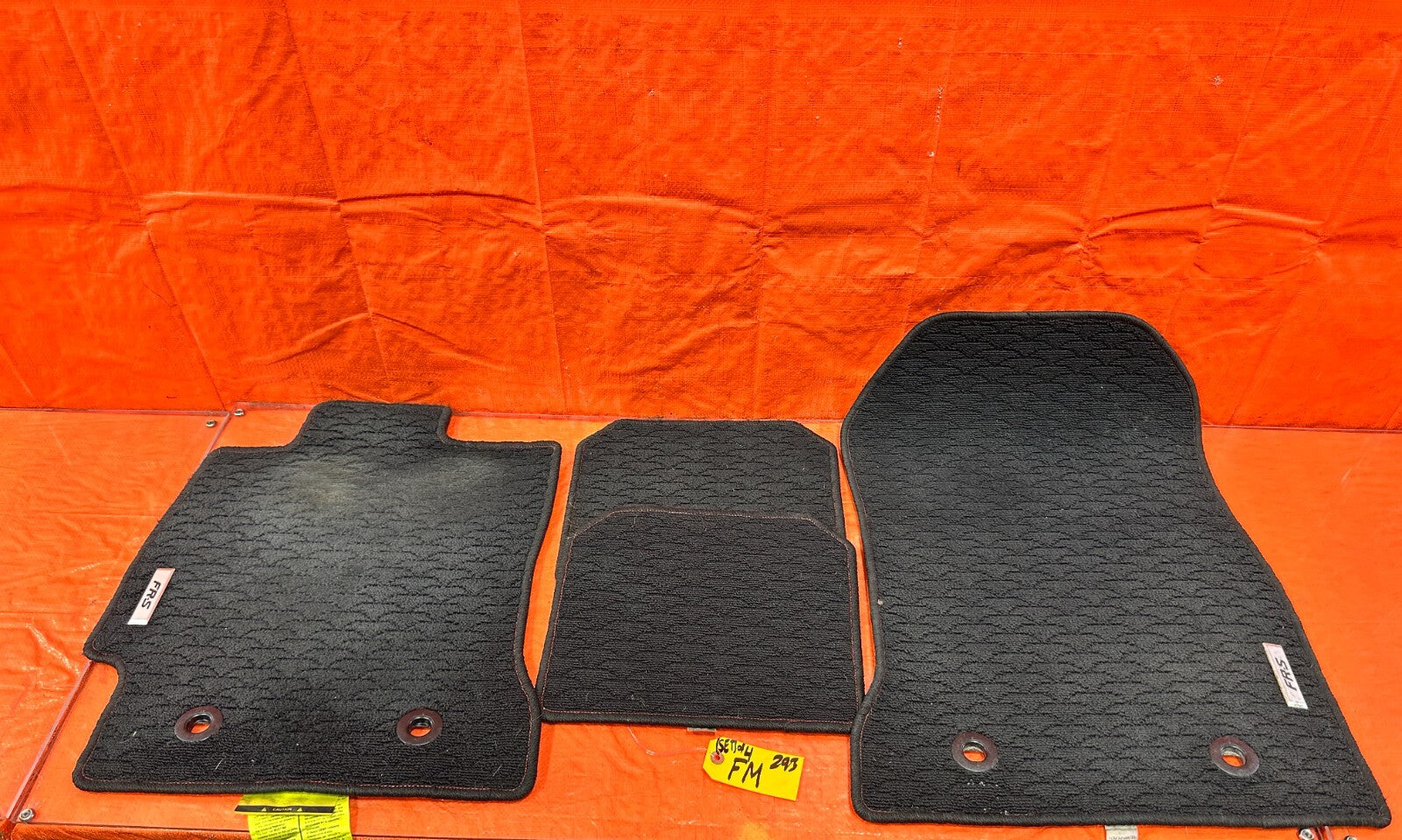 13 16 SCION FRS   FLOOR MAT SET   BLACK COLOR   LEFT RIGHT FRONT REAR   OEM 2939