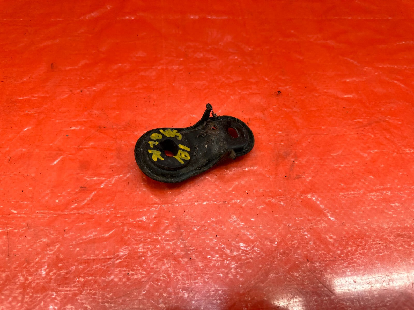 96 00 HONDA CIVIC TOP RADIATOR SUPPORT BRACKET MOUNT HOLDER BUSHING OEM OEM #1813