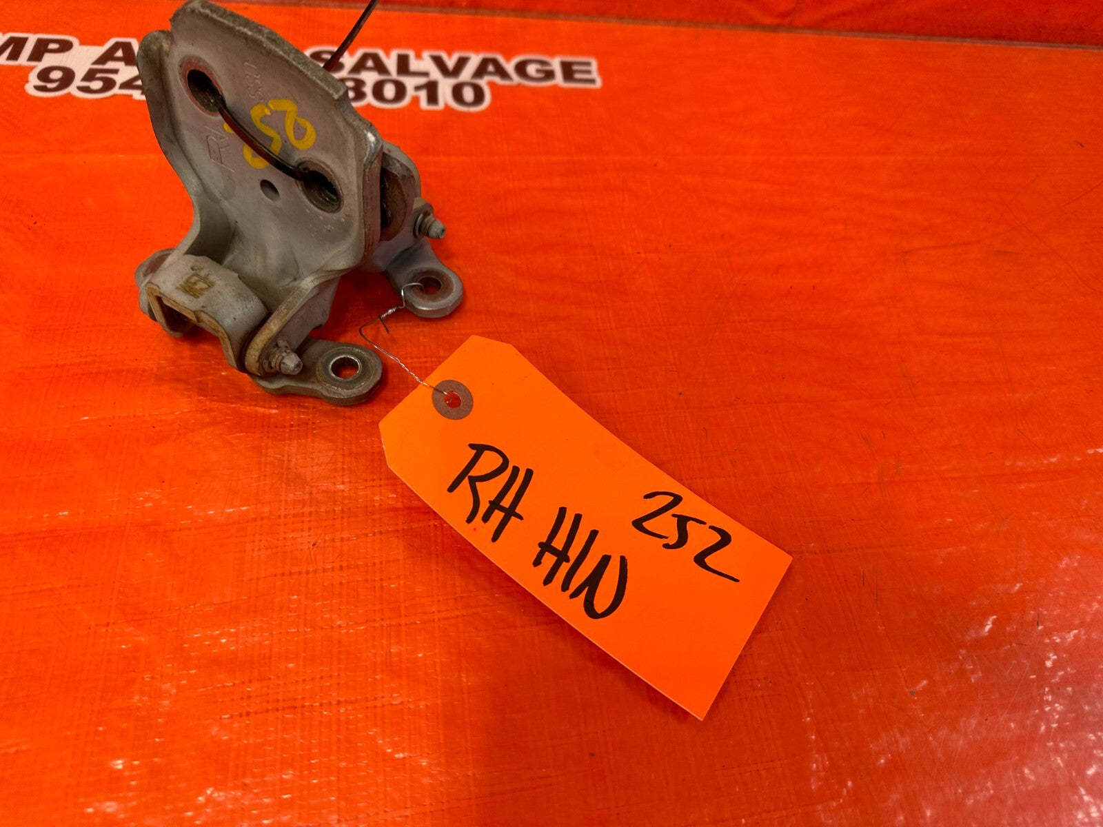 97 01 HONDA PRELUDE   DOOR HINGE SET HINGES   UPPER & LOWER RIGHT SIDE OEM #2524