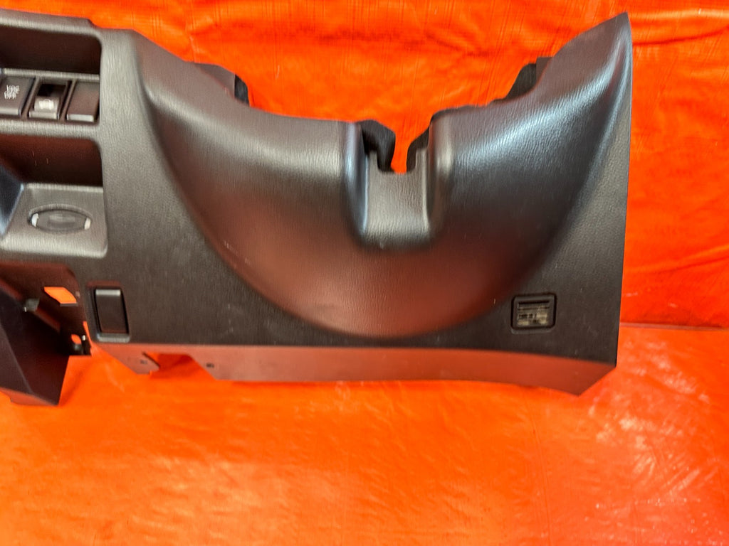 08 13 INFINITI G37 COUPE 2D   KNEE TRIM UNDER STEERING COLUMN LOWER COVER 3204