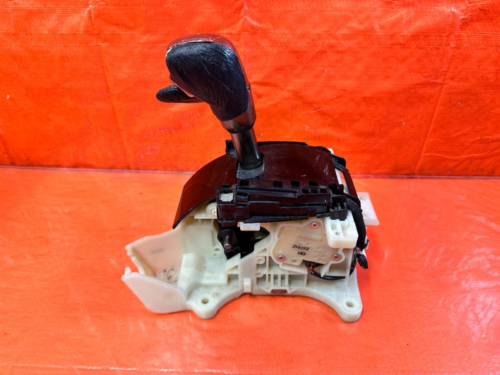 13 16 HYUNDAI GENESIS COUPE 3.8L AUTOMATIC TRANSMISSION SHIFTER / GEAR SELECTOR3