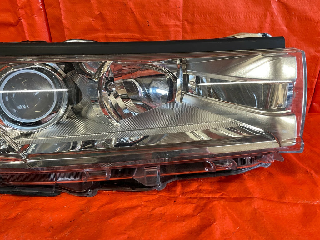 2017 2018 2019 TOYOTA HIGHLANDER   HALOGEN   PASSENGER RIGHT HEADLIGHT HEADLAMP2