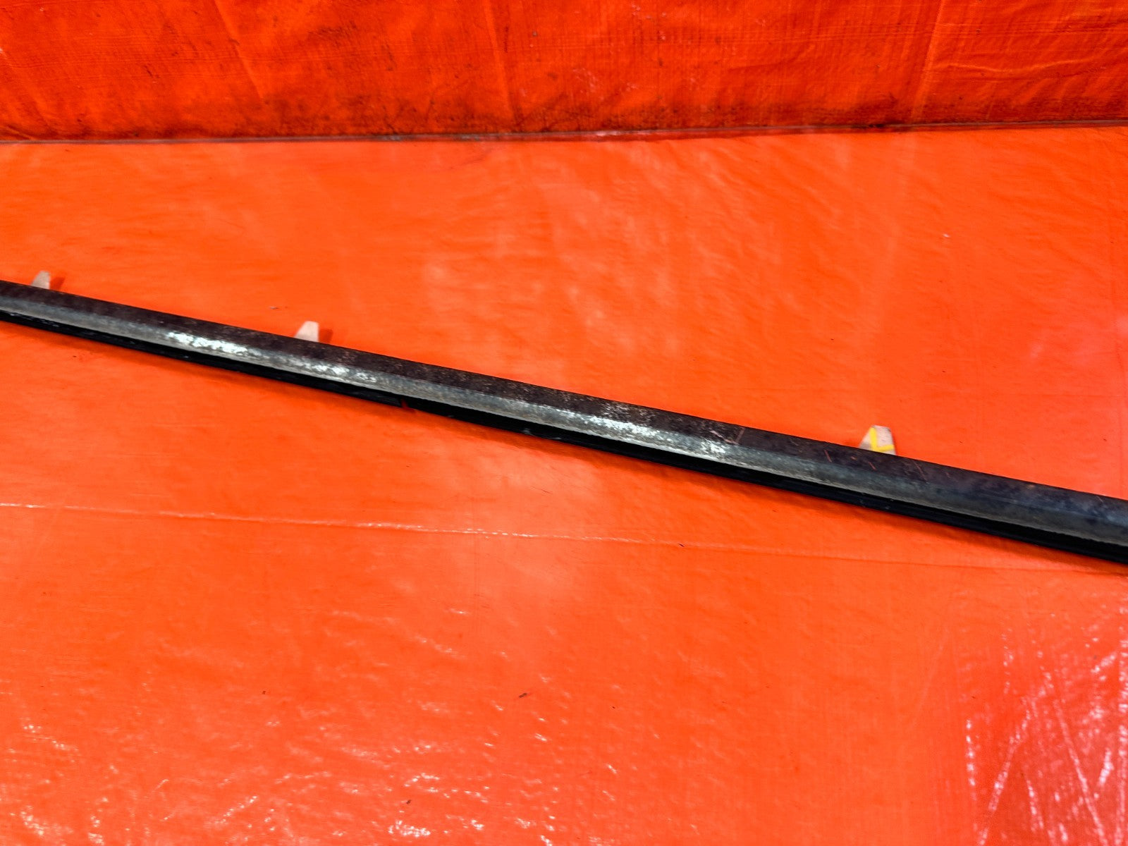 97 01 HONDA PRELUDE   DRIVER LEFT EXTERIOR WINDOW GLASS TRIM   OEM #3237