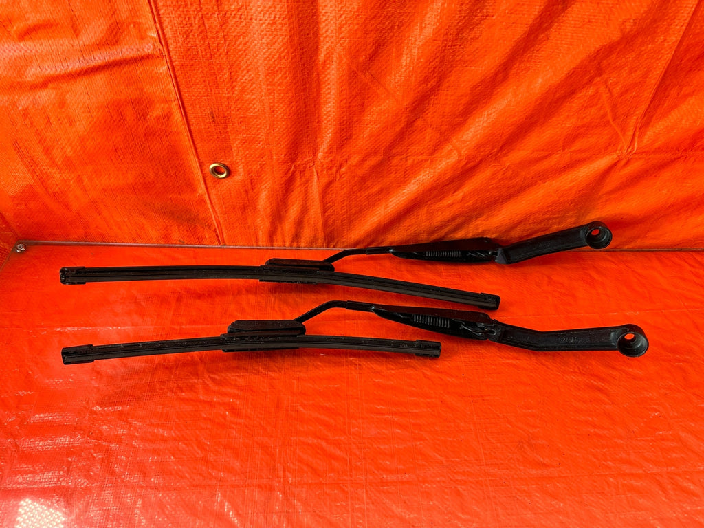 00 09 HONDA S2000   LEFT & RIGHT WINDSHIELD WIPER ARMS   OEM FACTORY #1979