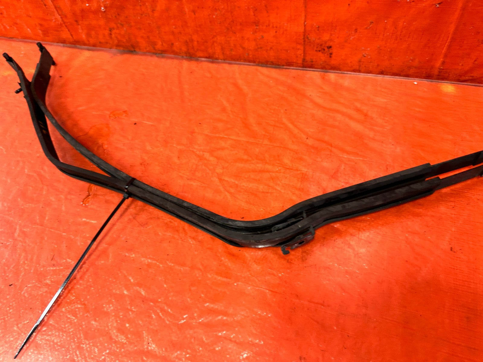08 15 INFINITI G37 COUPE GAS GASOLINE FUEL TANK MOUNTING STRAPS BAND SET OEM 3113