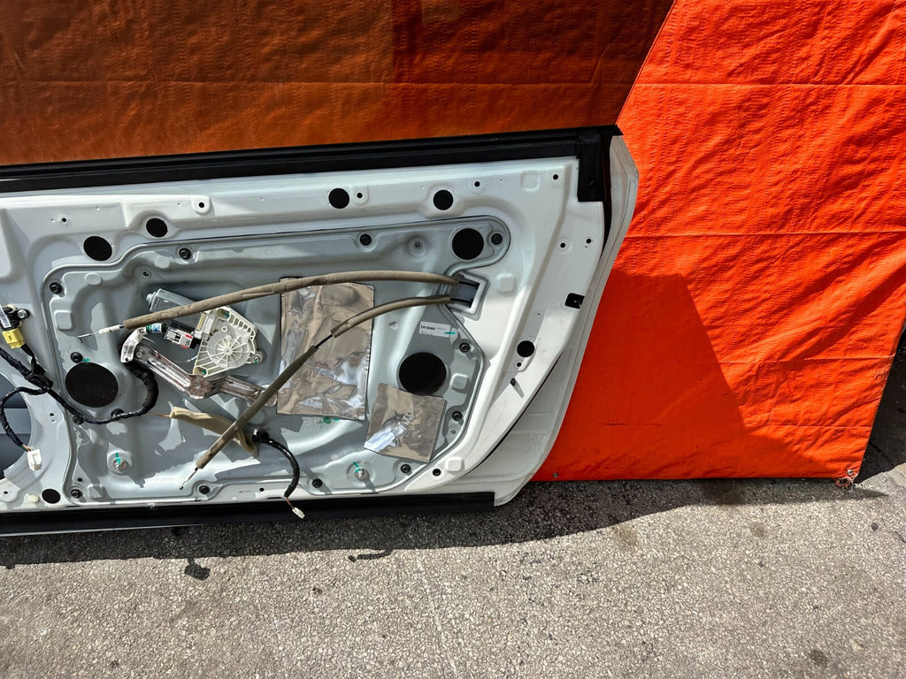 17 20 INFINITI Q60   PASSENGER RIGHT FRONT DOOR COMPLETE W/ INTERNALS   OEM #28913