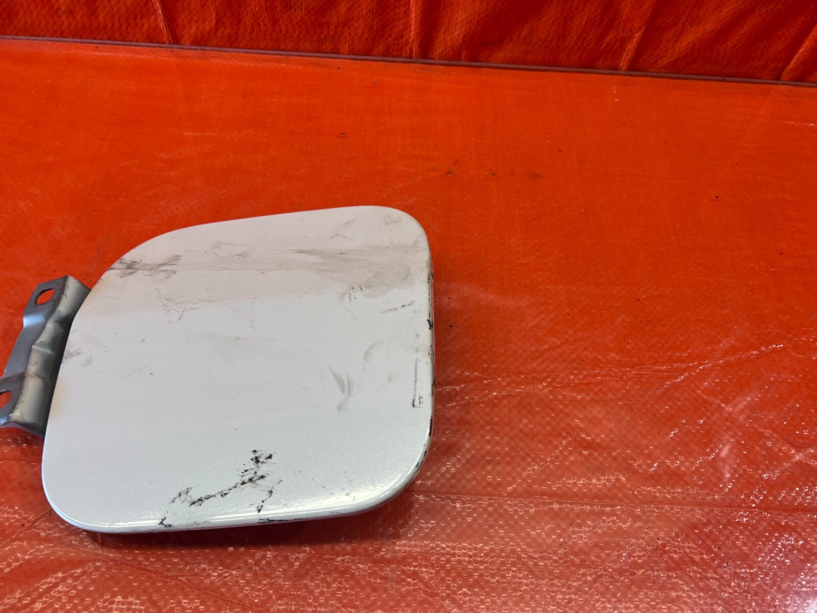 97 01 HONDA PRELUDE   FUEL LID / GAS CAP COVER WHITE COLOR   OEM FACTORY #1413