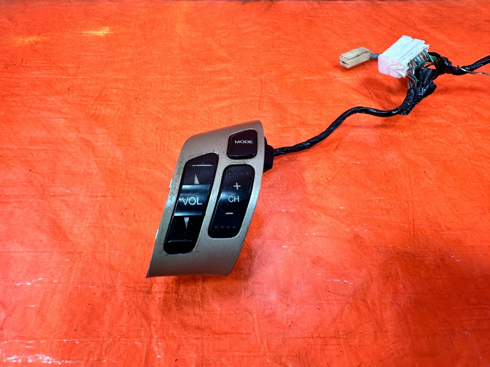 04 05 ACURA TSX   STEERING WHEEL MOUNTED CONTROL SWITCHES LEFT RIGHT   OEM 3222