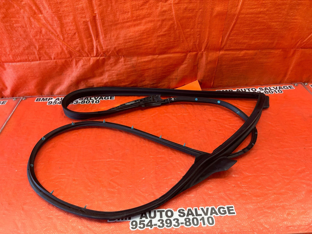 07 09 LEXUS ES350   PASSENGER RIGHT FRONT WEATHER STRIP TRIM SEAL GASKET OEM 24411