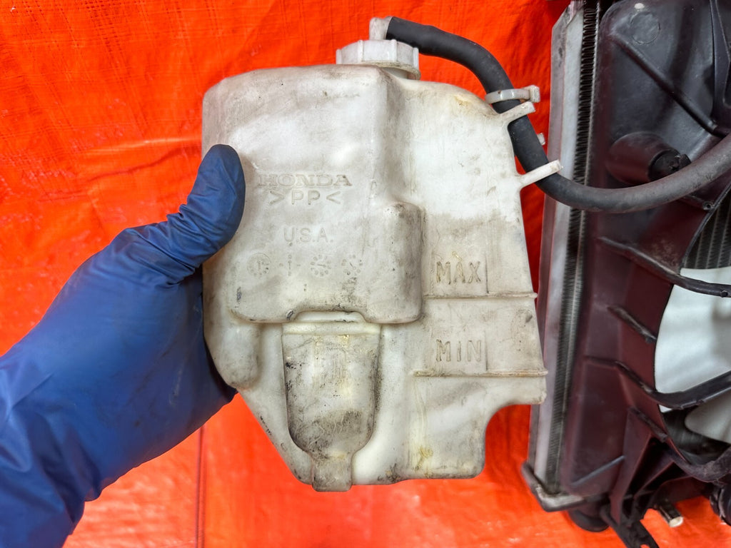 06 11 HONDA CIVIC SI   K20Z3 6 SPEED MANUAL RADIATOR ASSEMBLY   OEM FACTORY #28218