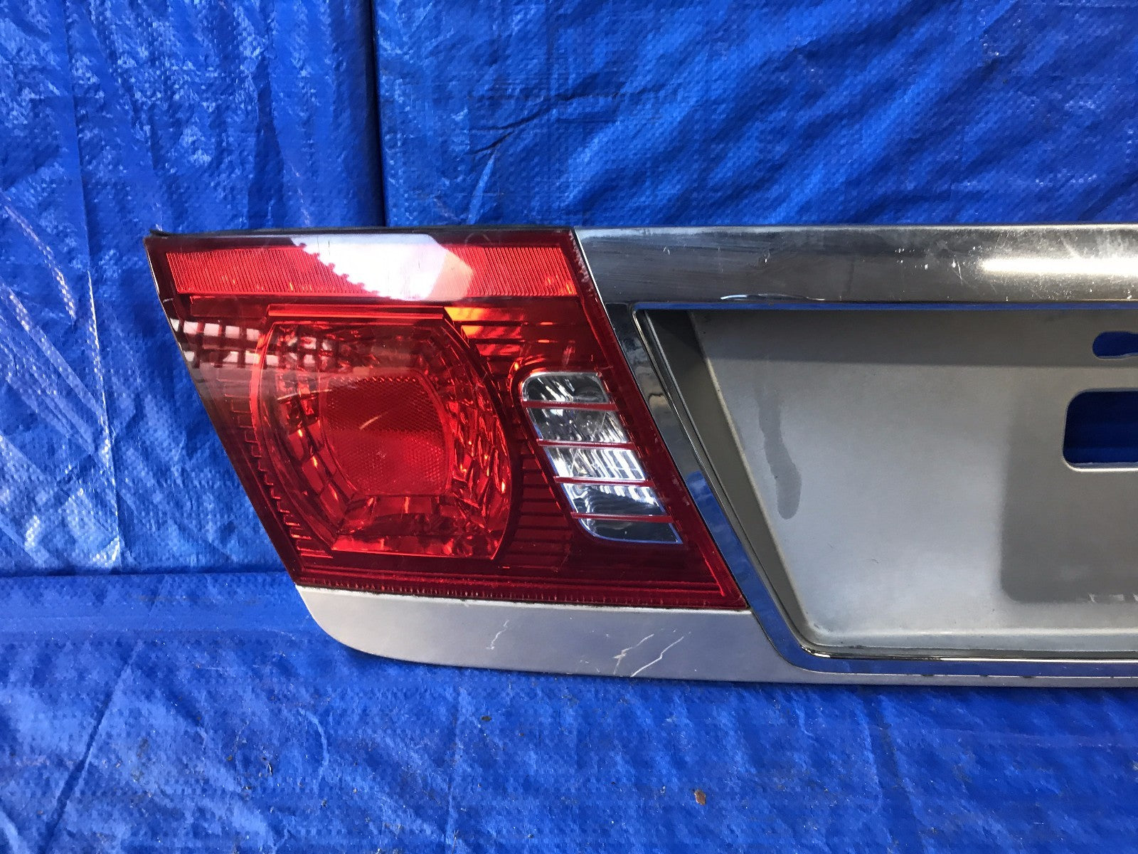 03 04 05 KIA OPTIMA TRUNK TAIL GATE MOLDING HATCH GARNISH MOLDING 87370 3C2005
