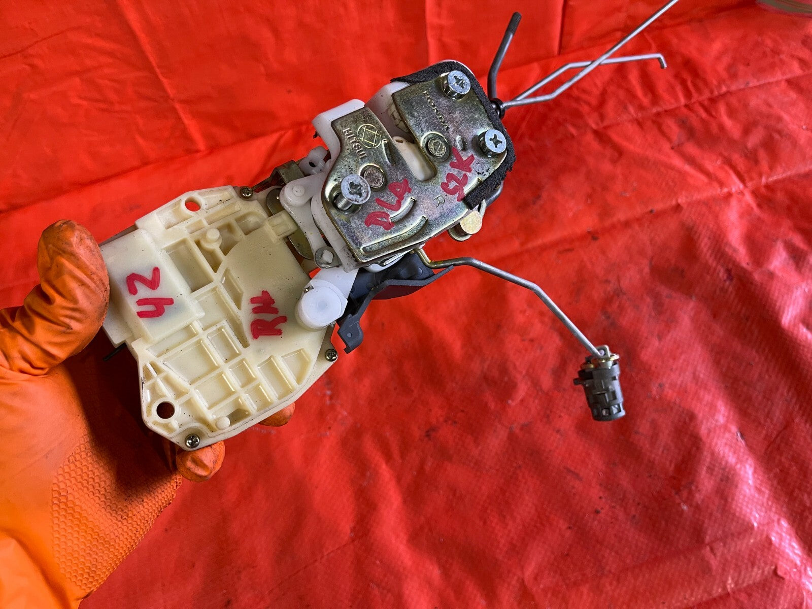 00 03 HONDA S2000   AP1   PASSENGER RIGHT DOOR LOCK ACTUATOR 100% COMPLETE OEM8