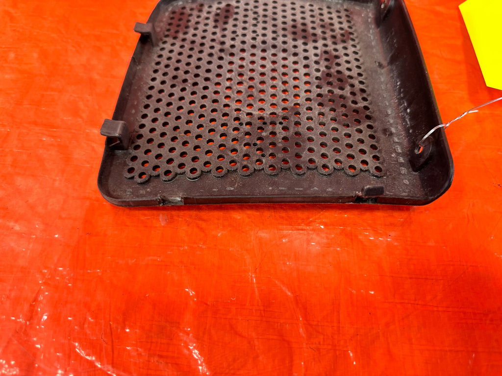 88 91 HONDA CRX   PASSENGER RIGHT DOOR PANEL SPEAKER COVER TRIM PLASTIC OEM 2775
