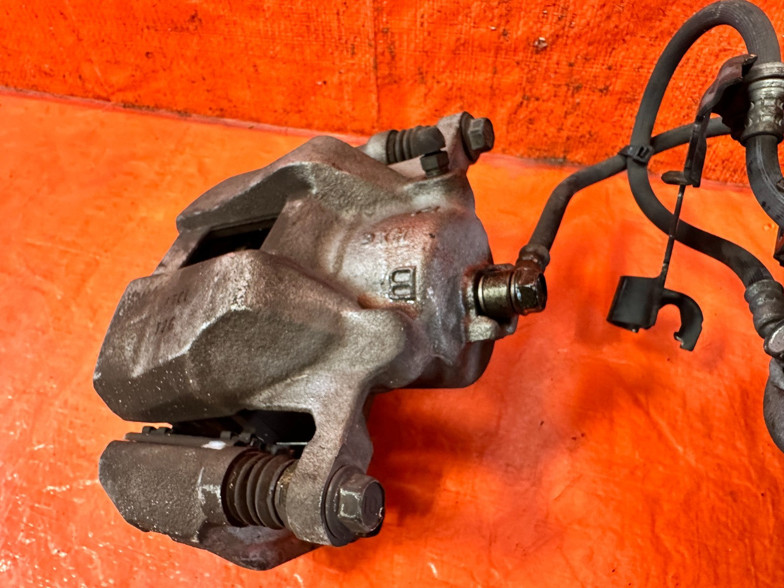 18 22 HONDA ACCORD 1.5L   LEFT AND RIGHT FRONT BRAKE CALIPERS   OEM FACTORY 32411