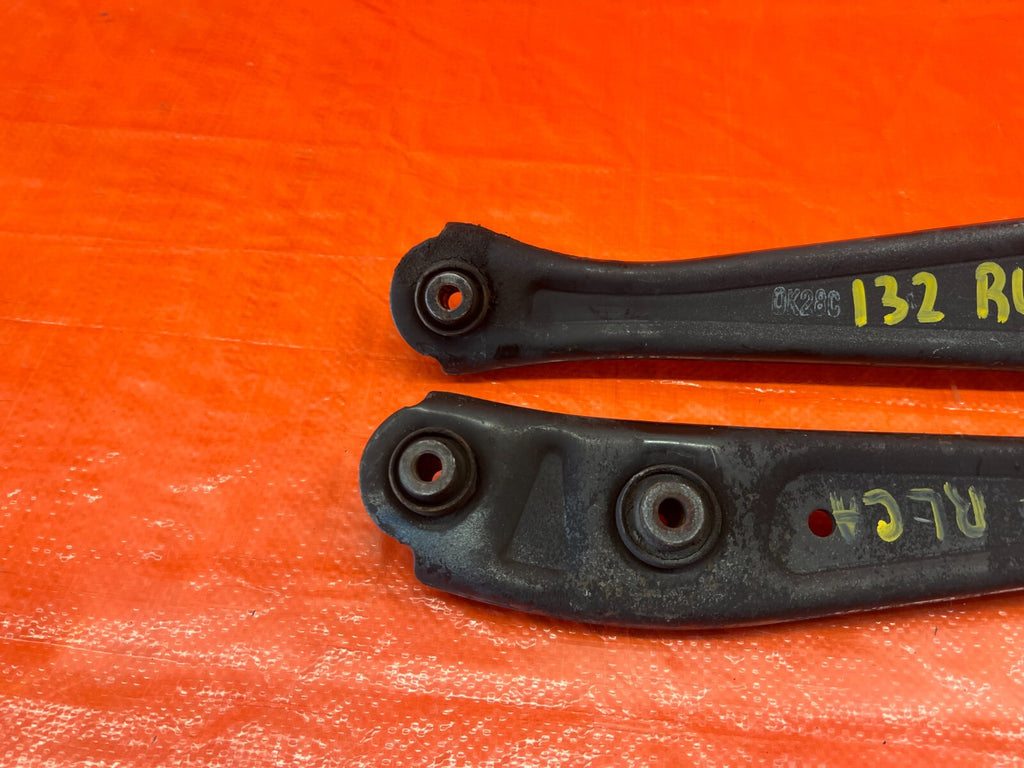 96 00 HONDA CIVIC   REAR LOWER CONTROL ARM SET   LEFT & RIGHT LOWER ARMS OEM 1326