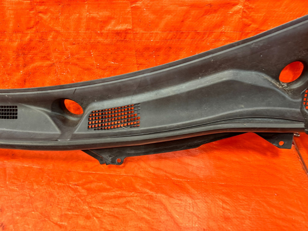 14 20 INFINITI Q50 Q60   WINDSHIELD WIPER COWL TRIM PLASTIC   OEM FACTORY #3142