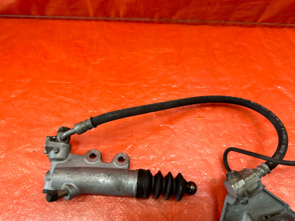 04 09 HONDA S2000   CLUTCH SLAVE CYLINDER   OEM FACTORY OE #1975