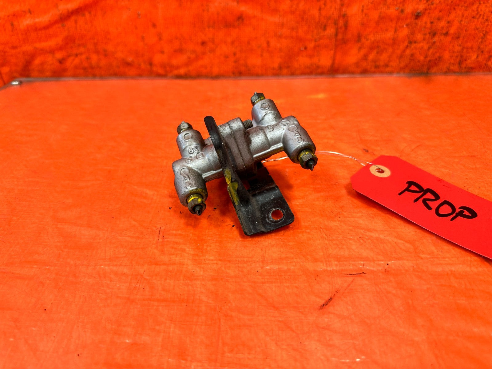 90 91 HONDA CIVIC HATCHBACK   BRAKE PROPORTIONING VALVE PROP VALVE   OEM 3253
