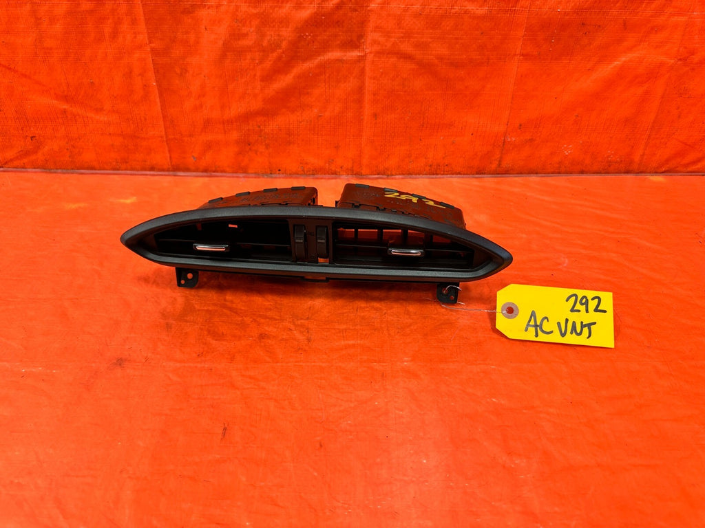 13 20 SUBARU BRZ   DASHOBOARD DASH BOARD CENTER AC VENT   OEM #2920
